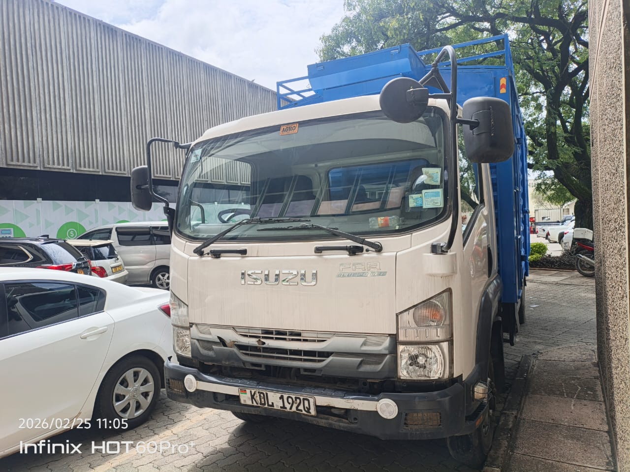 ISUZU FRR90 - ENCLOSED BODY TRUCK 